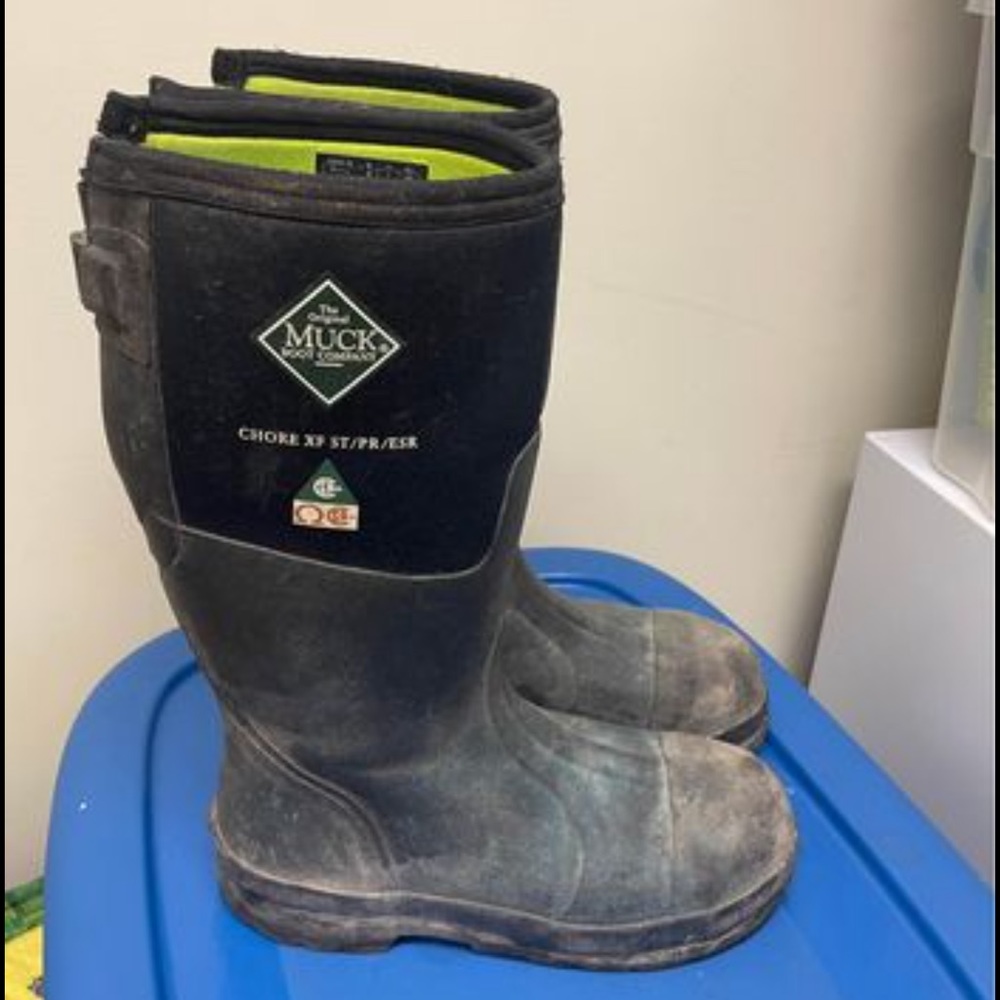 Steel toe Muck boots. Men’s size 11.